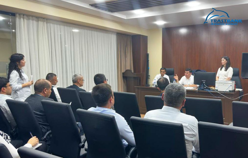 Bank xizmatlari ofislarida ijro intizomi va davlat tilida ish yuritish masalalariga oid seminar o'tkazilmoqda