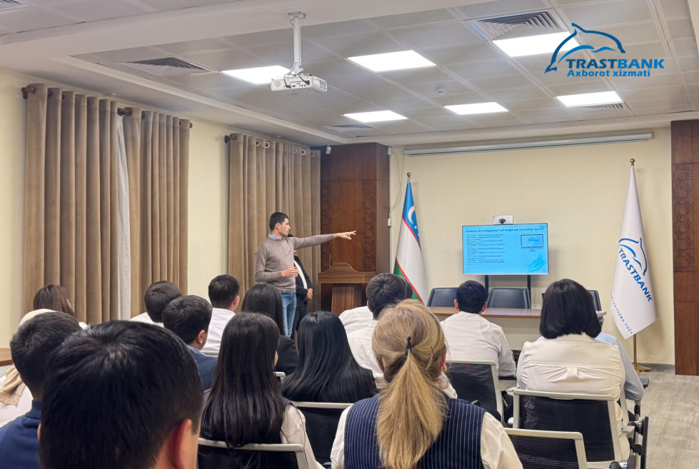 A seminar was held in bank service offices as part of the “Cyber culture enhancement month”